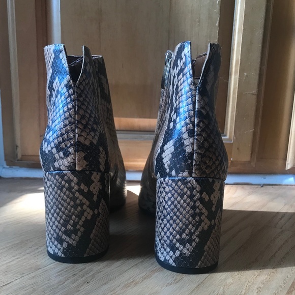 Franco Sarto Square toe ankle boots - Picture 3 of 6